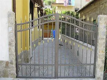 Martina Oda ve Kahvaltı Agropoli