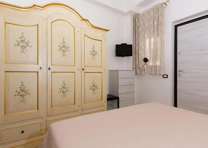 Martina فندق مبيت وإفطار أغروبولي