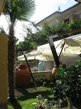 فندق مبيت وإفطار Martina 4*